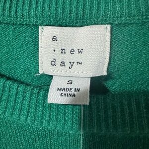 A New Day Kelly Green sweater NWT small